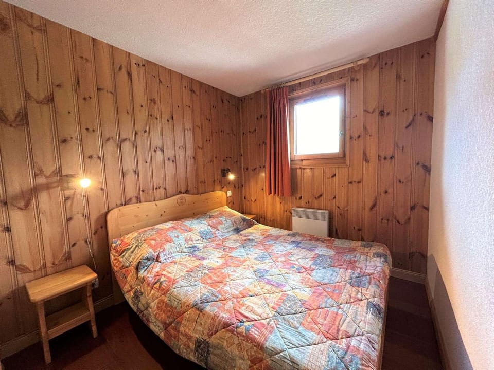 Appartement cosy 5 pers à 20m des pistes et commerces, balcons, parking couvert - FR-1-180-601 Apartment in Les Allues