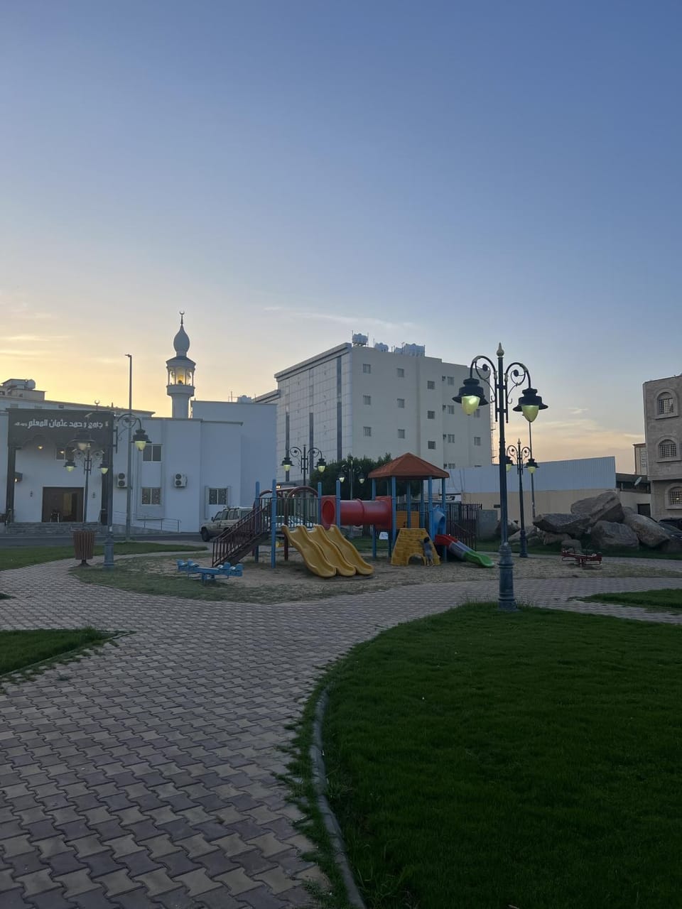Property building, Neighbourhood