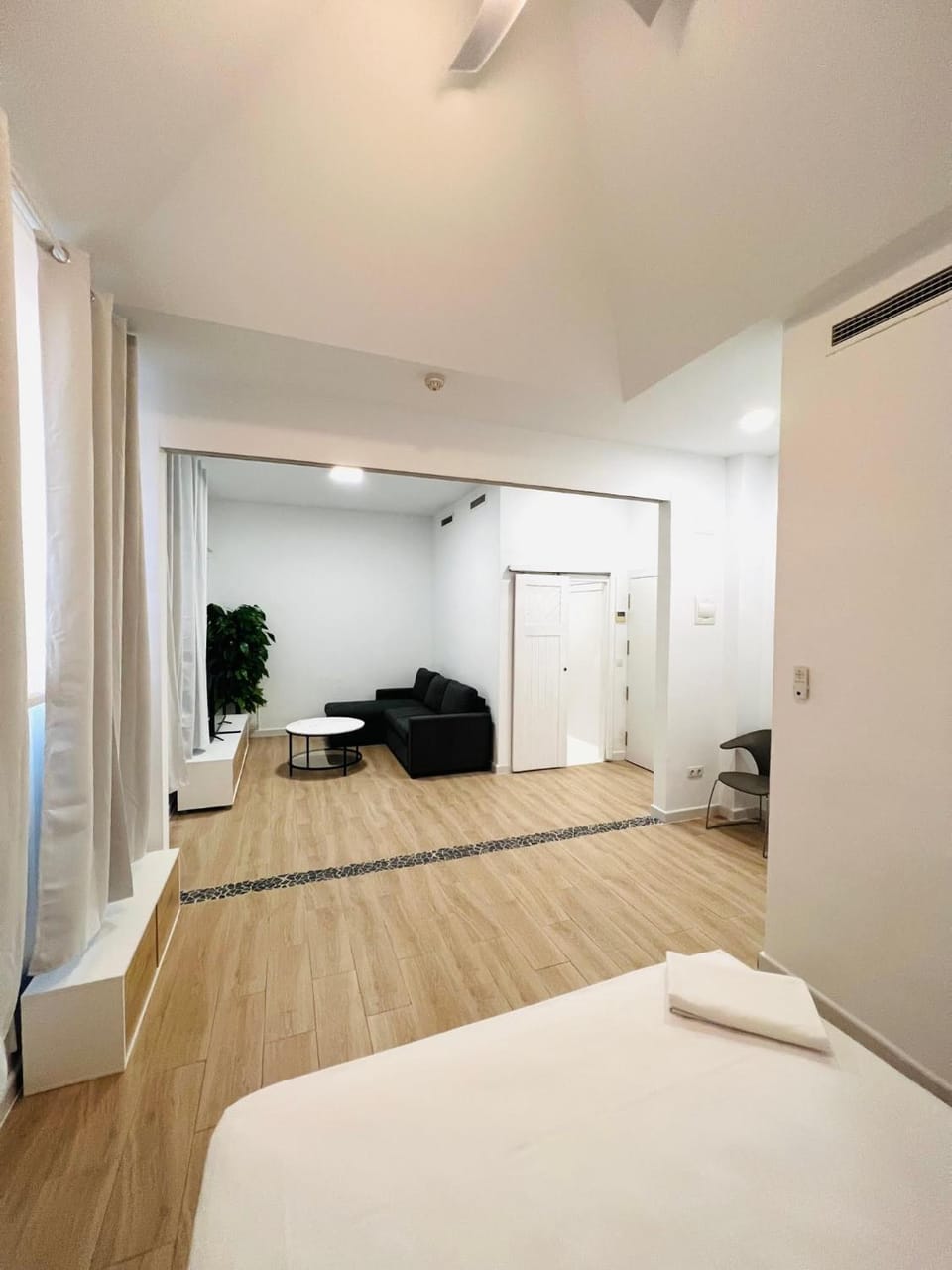Bed, Living room