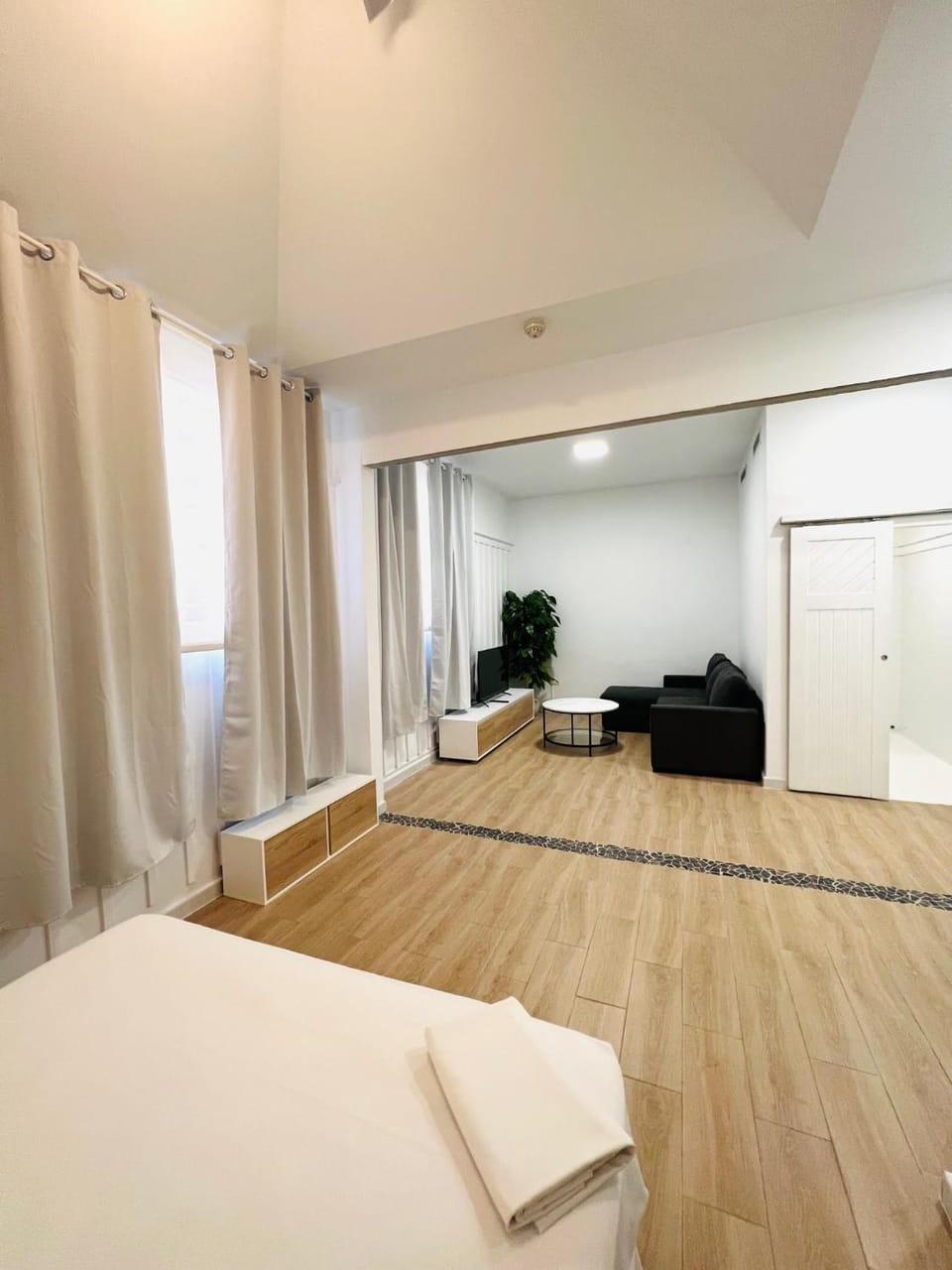 Bed, Living room