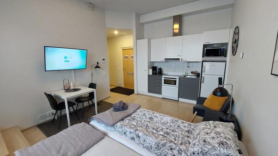 Top location city center studio with balcony and free parking Kotimaailma Apartments Apartment in Finland