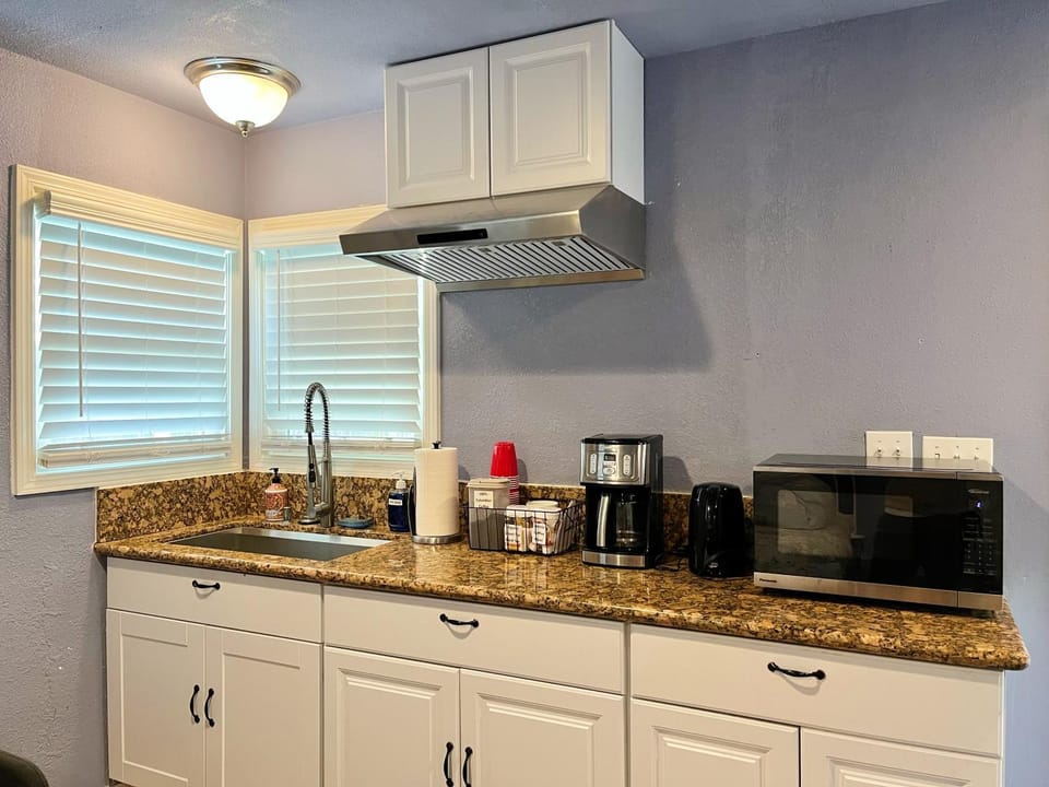 Sweet Home with 2 Queen Beds Only 2mins to Freeway House in North Highlands