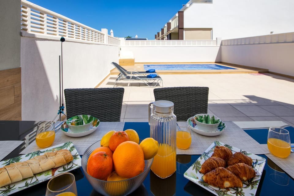 Solarium, Other, Dining area, Area and facilities, Swimming pool