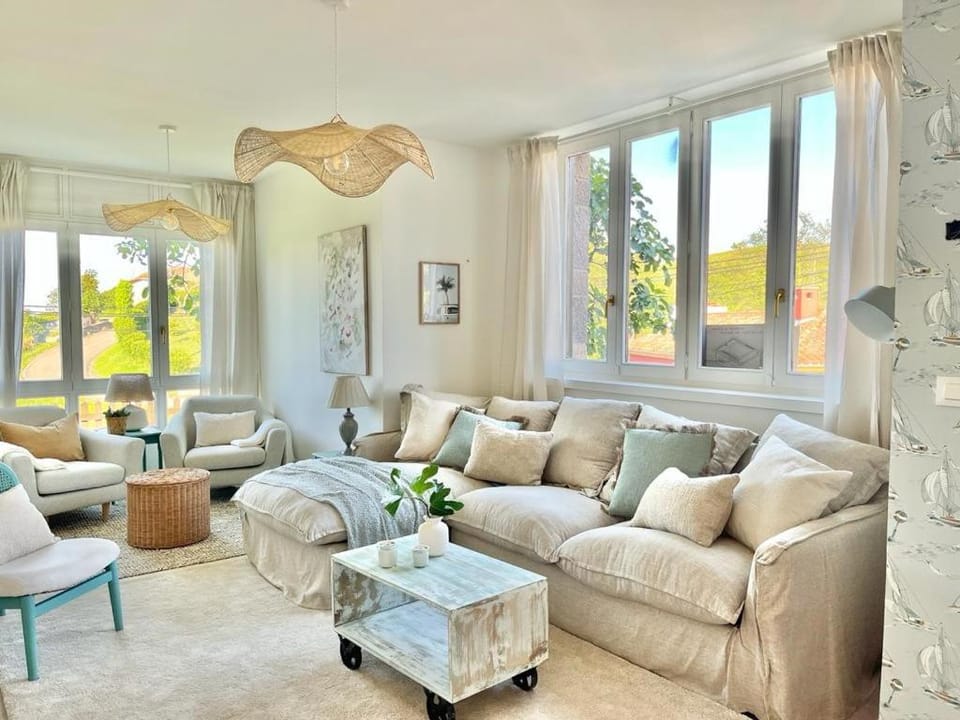 View (from property/room), Living room, Seating area, Garden view, Quiet street view