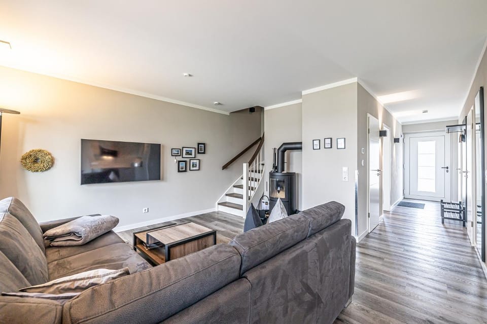 TV and multimedia, Living room, pet friendly