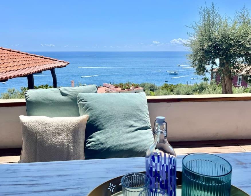 Patio, Natural landscape, View (from property/room), Balcony/Terrace, Dining area, Sea view