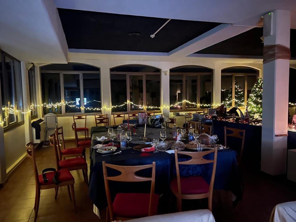 Communal lounge/ TV room