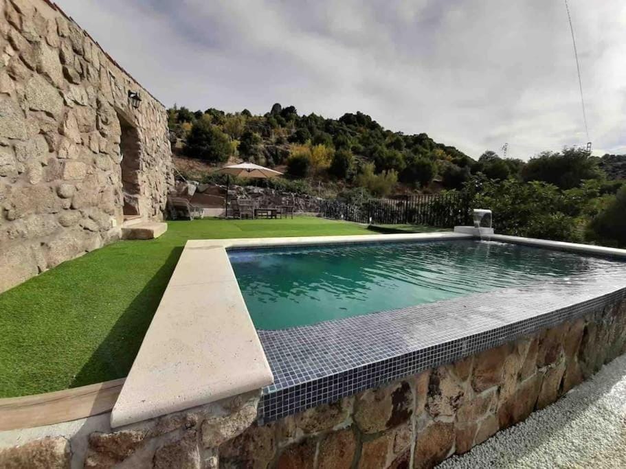 Day, Natural landscape, Balcony/Terrace, Pool view, Swimming pool
