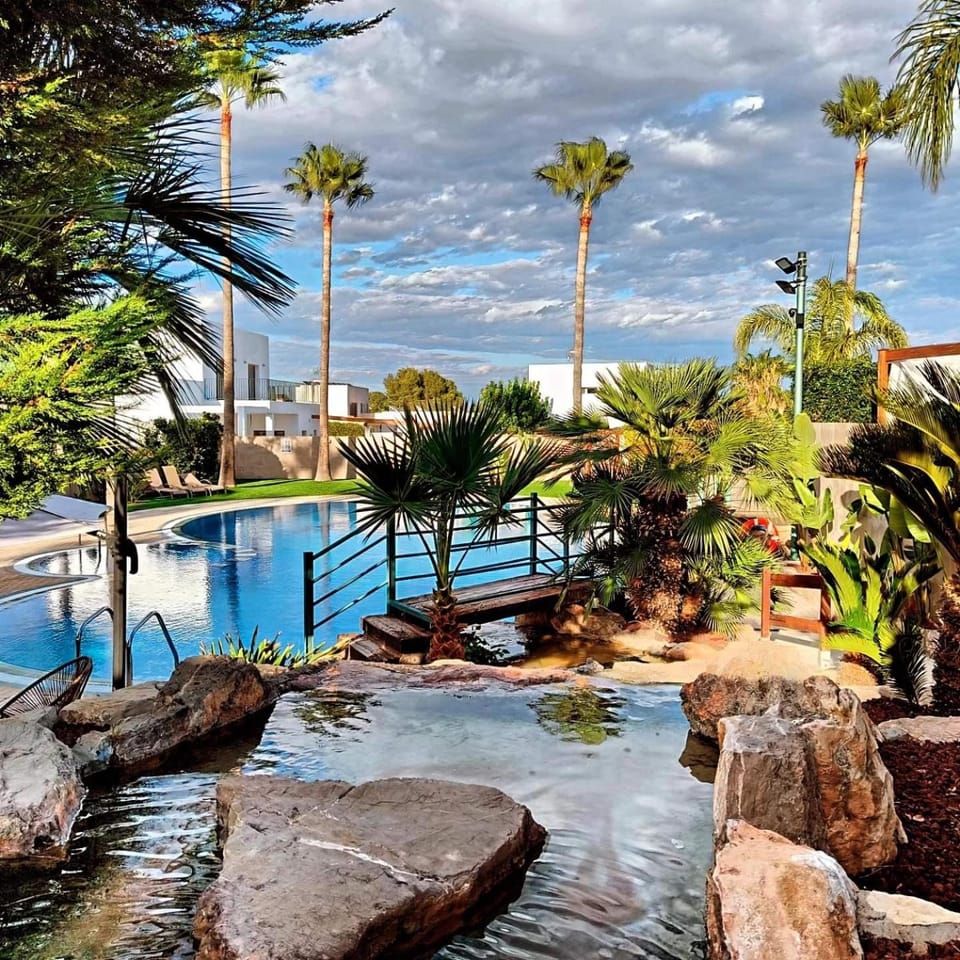 Garden, Swimming pool