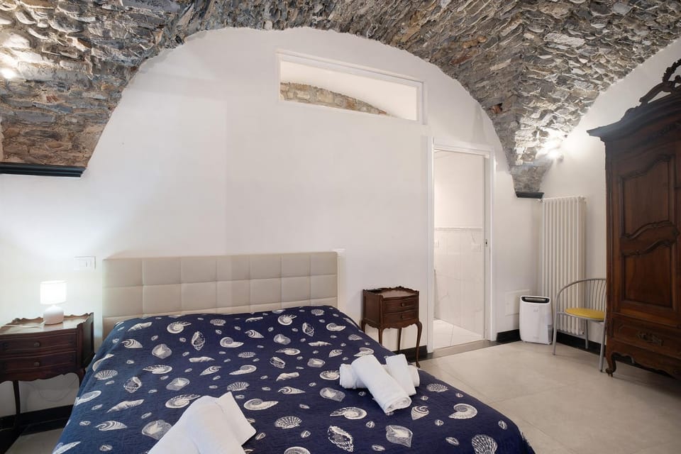 Property building, Living room, Bedroom
