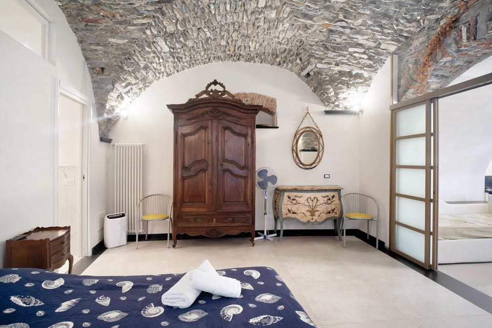 Living room, Bedroom