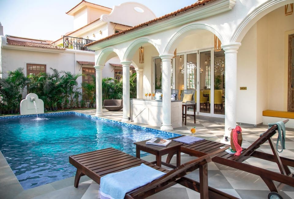 Property building, Pool view, Swimming pool