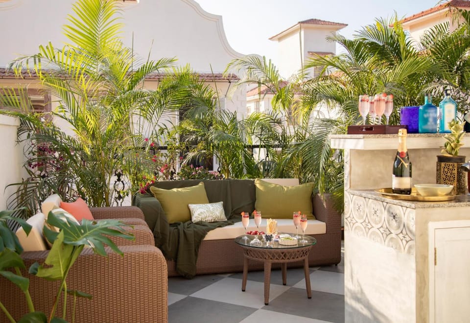 Balcony/Terrace, Seating area, Garden view, Breakfast