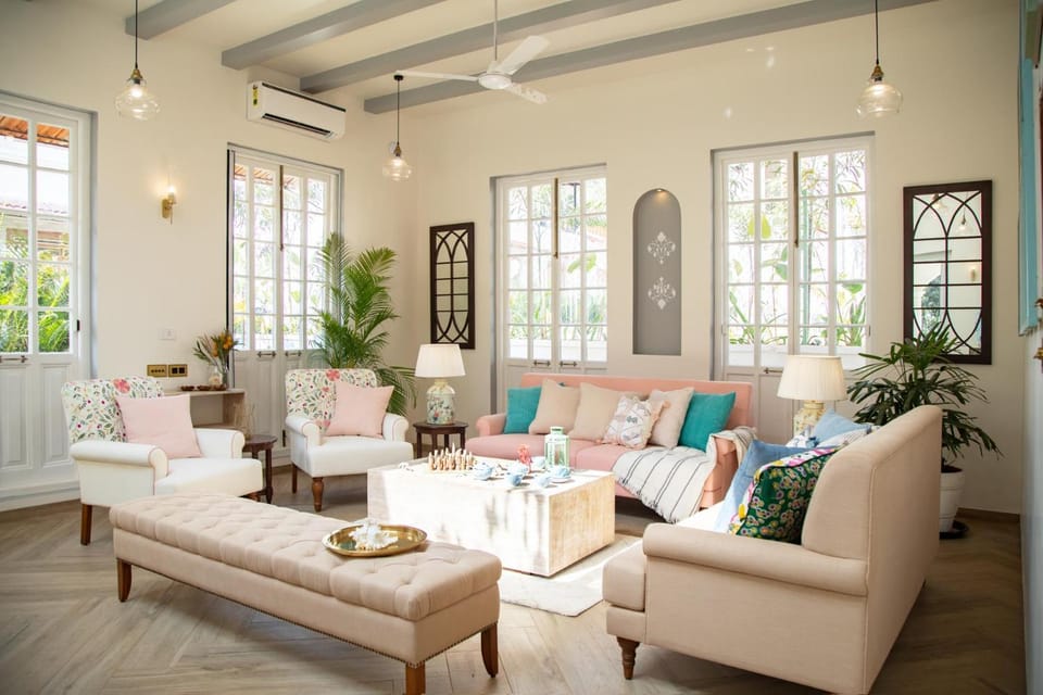 Living room, Seating area