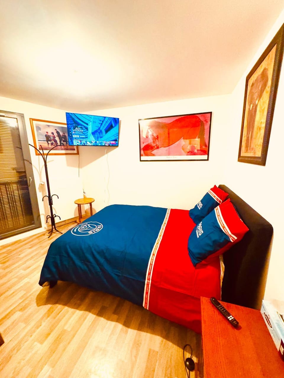 Jolie chambre à Nanterre Préfecture proche La Défense Aréna Campus SNCF et Paris Vacation rental in Île-de-France