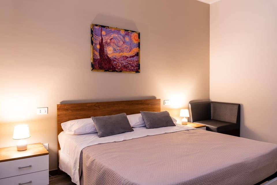 Bed, Photo of the whole room, Bedroom