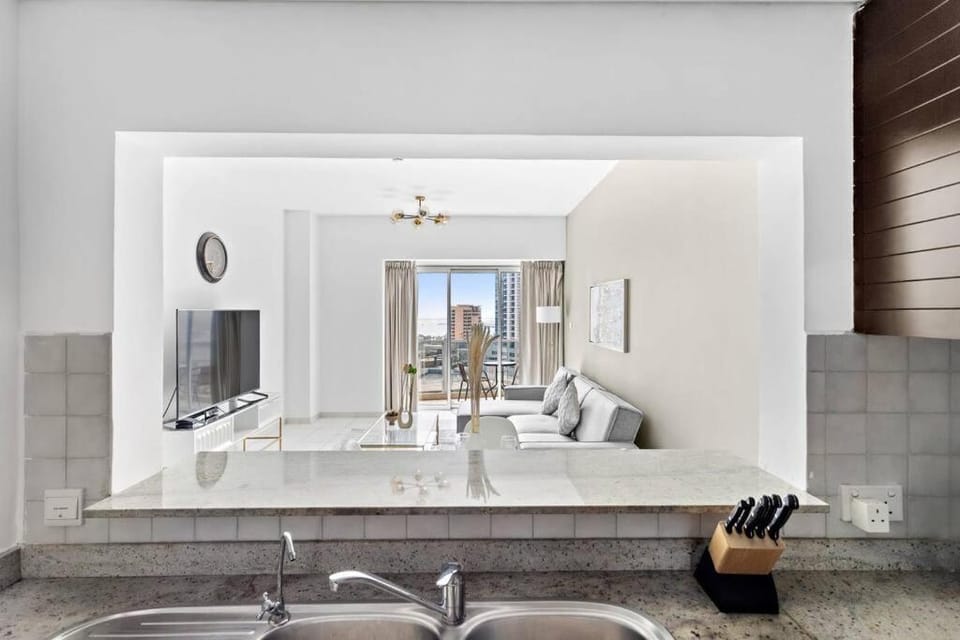 StoneTree - Marina Tower 1BR - Dubai Marina Apartment in Dubai