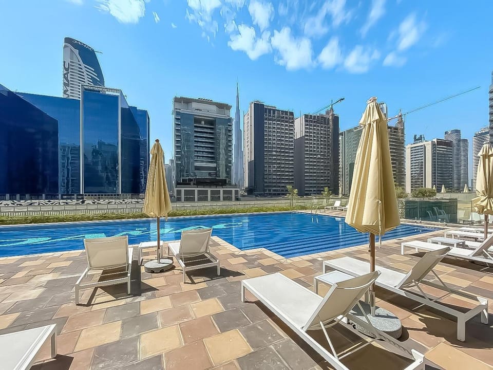 Trophy - Cityscape Posh Suite Apartment in Dubai