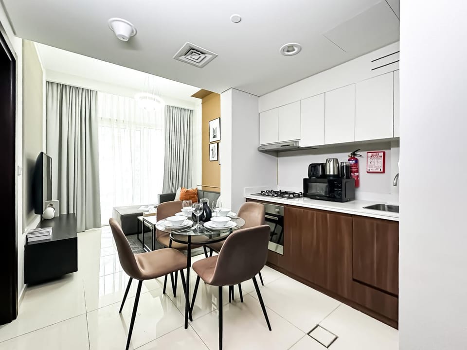 Trophy - Cityscape Posh Suite Apartment in Dubai