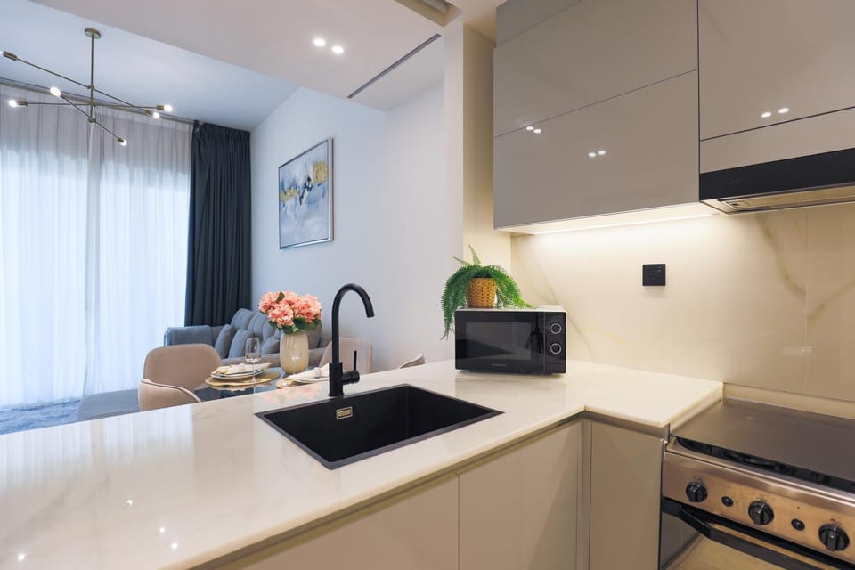 Stylish 1BR in Binghatti Canal, Business Bay Apartment in Dubai
