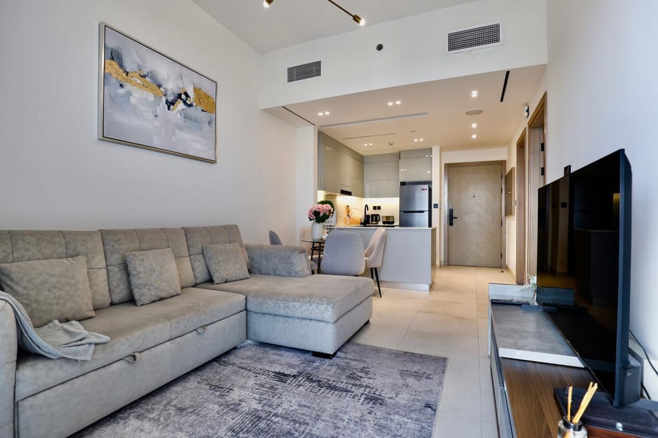 Stylish 1BR in Binghatti Canal, Business Bay Apartment in Dubai