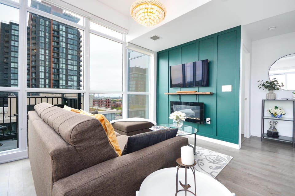 TV and multimedia, Living room, Evening entertainment, City view