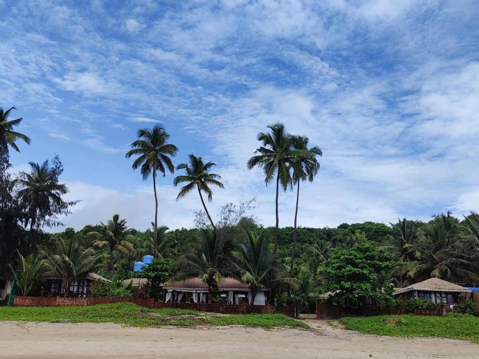 Facade/entrance, Day, Natural landscape, View (from property/room)