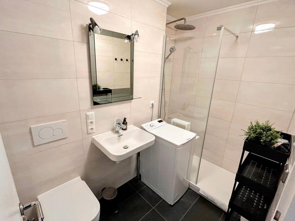 Shower, Toilet, Bathroom, washing machine, washing machine