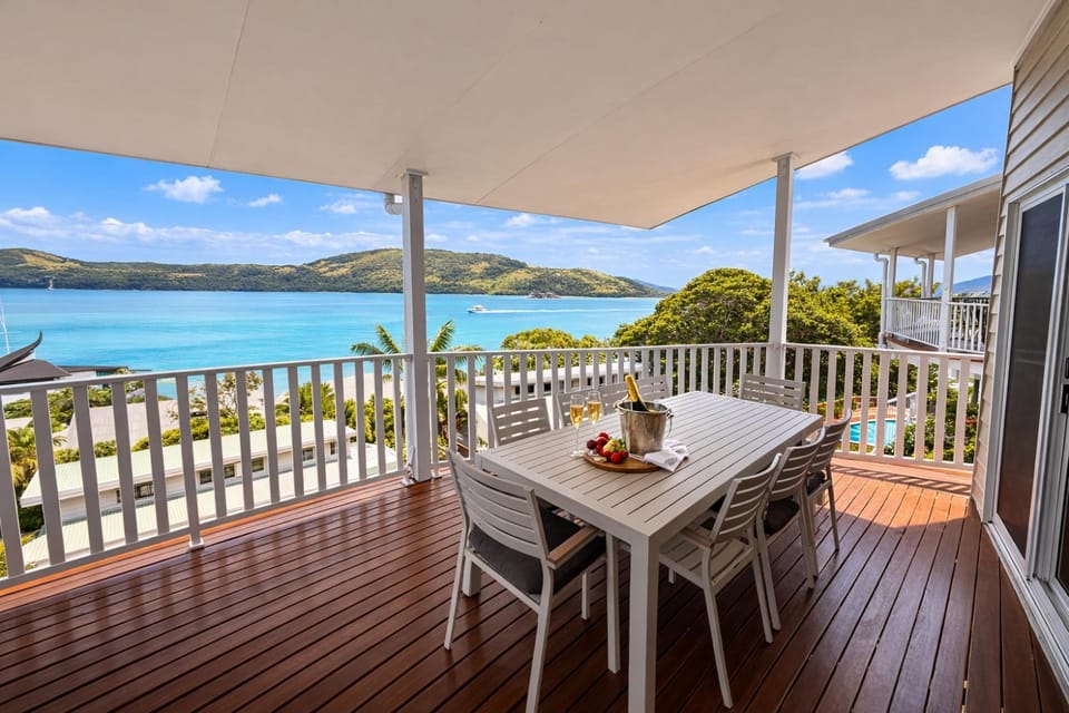 Day, Natural landscape, View (from property/room), Balcony/Terrace, Dining area, Sea view