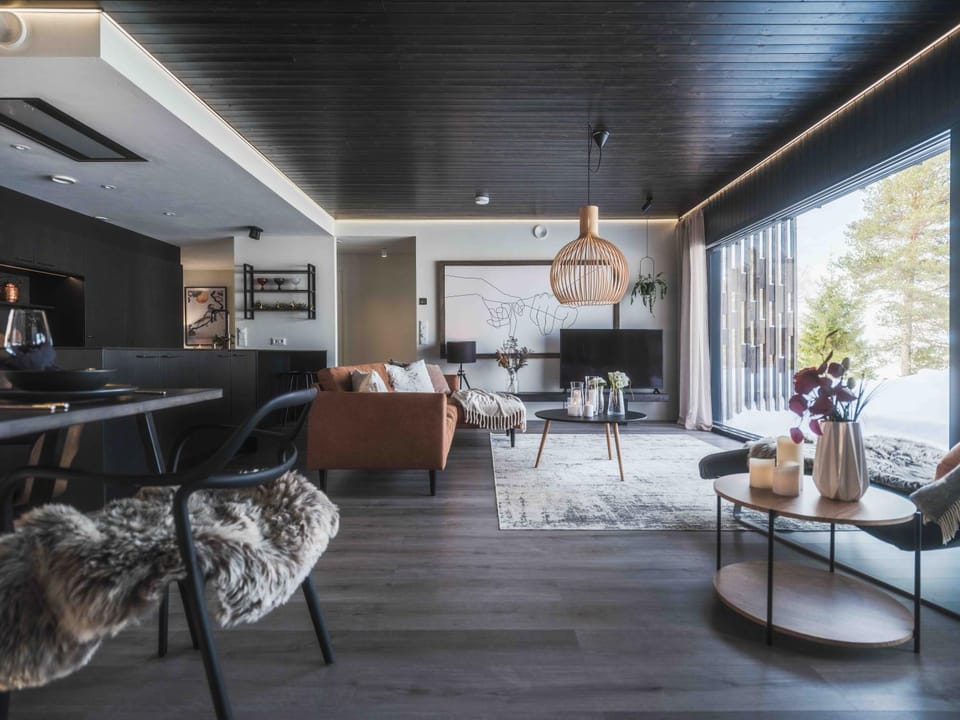 TV and multimedia, Living room, Seating area, Dining area