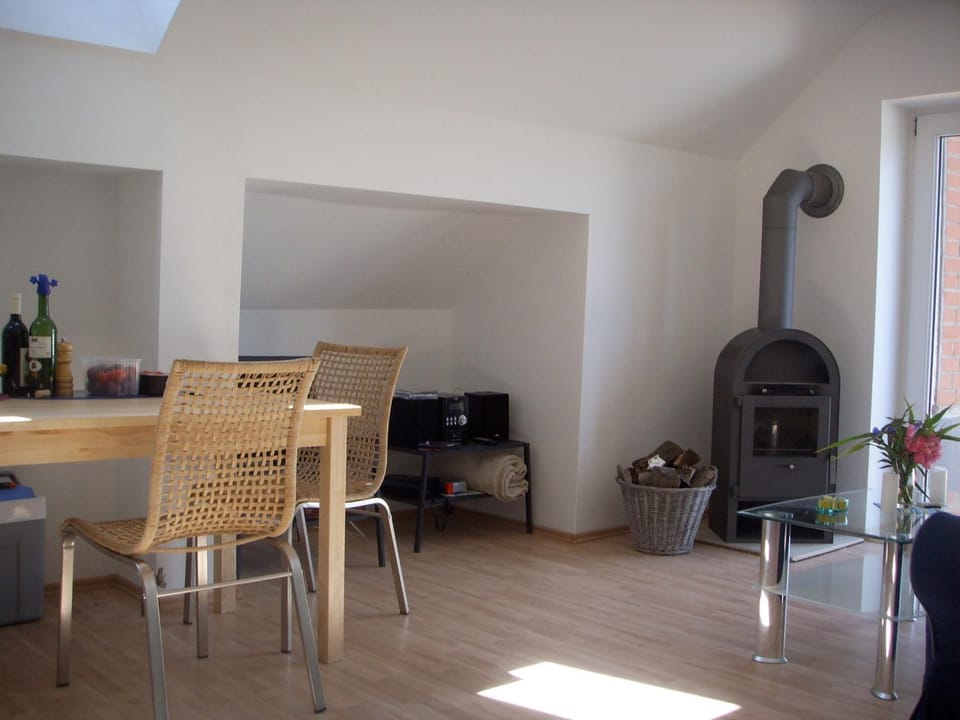 Living room, Dining area, fireplace