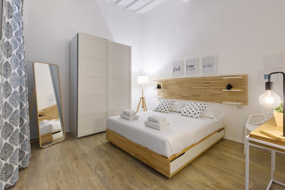 Bed, Photo of the whole room, Bedroom, towels, wardrobe