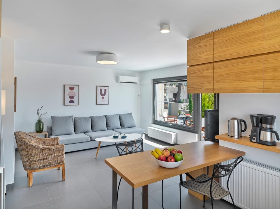 Kitchen or kitchenette, Living room, Dining area