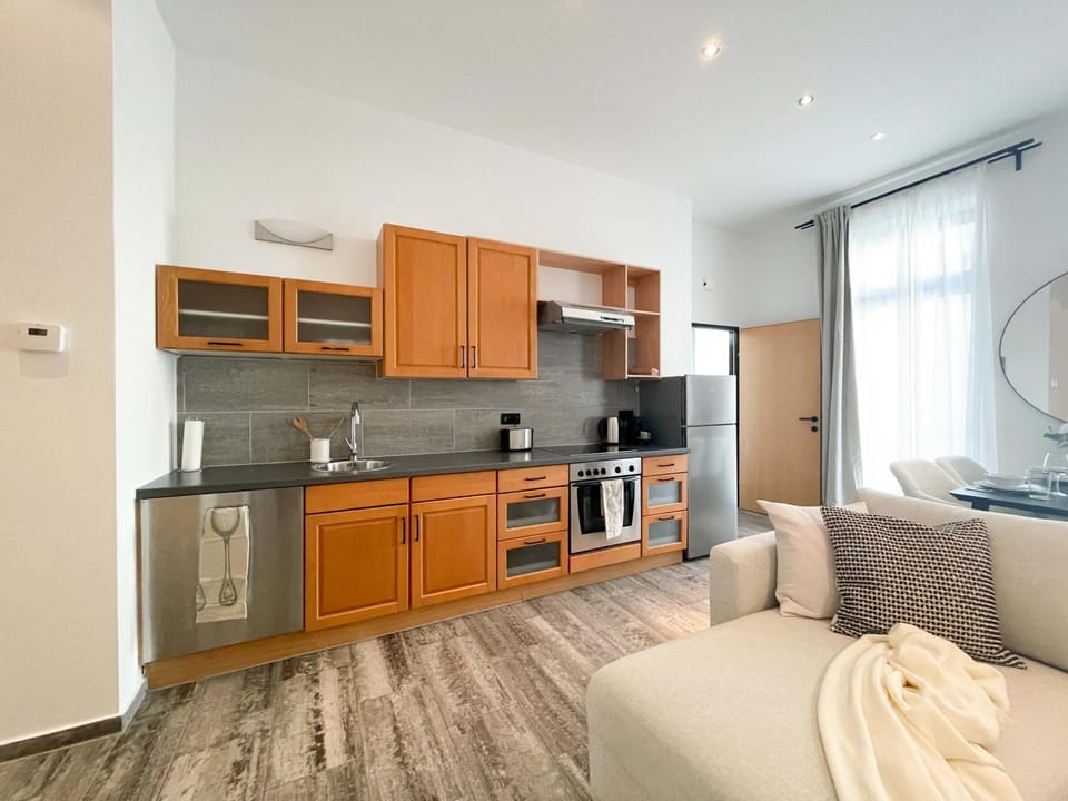 Kitchen or kitchenette, Living room, Seating area, Dining area, dishwasher, minibar, oven, pet friendly, stove