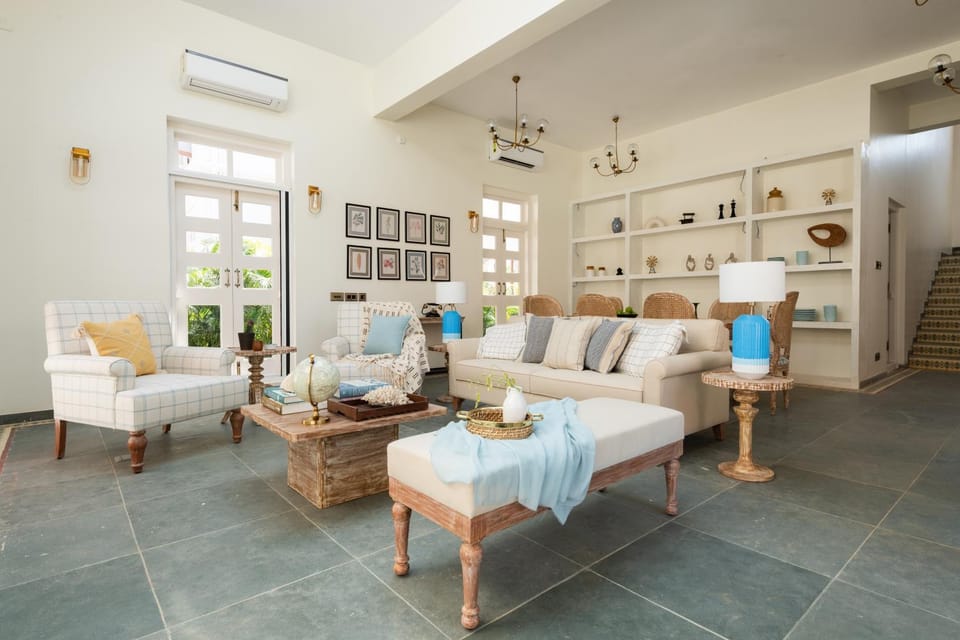 Living room, Seating area