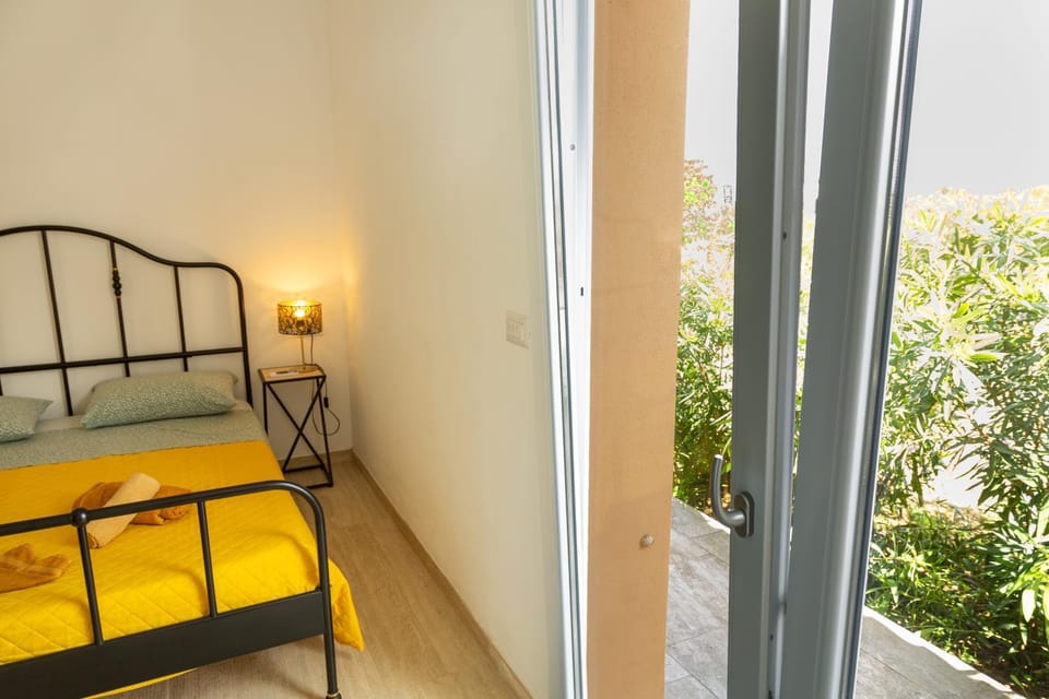 Maris Suite - Romantic Jacuzzi Apartment in Sardinia