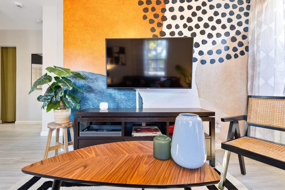 Casa Limon - Private Heated Pool Prime Location & Parking House in Fort Lauderdale