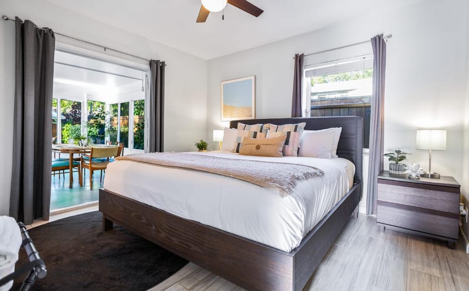 Casa Limon - Private Heated Pool Prime Location & Parking House in Fort Lauderdale