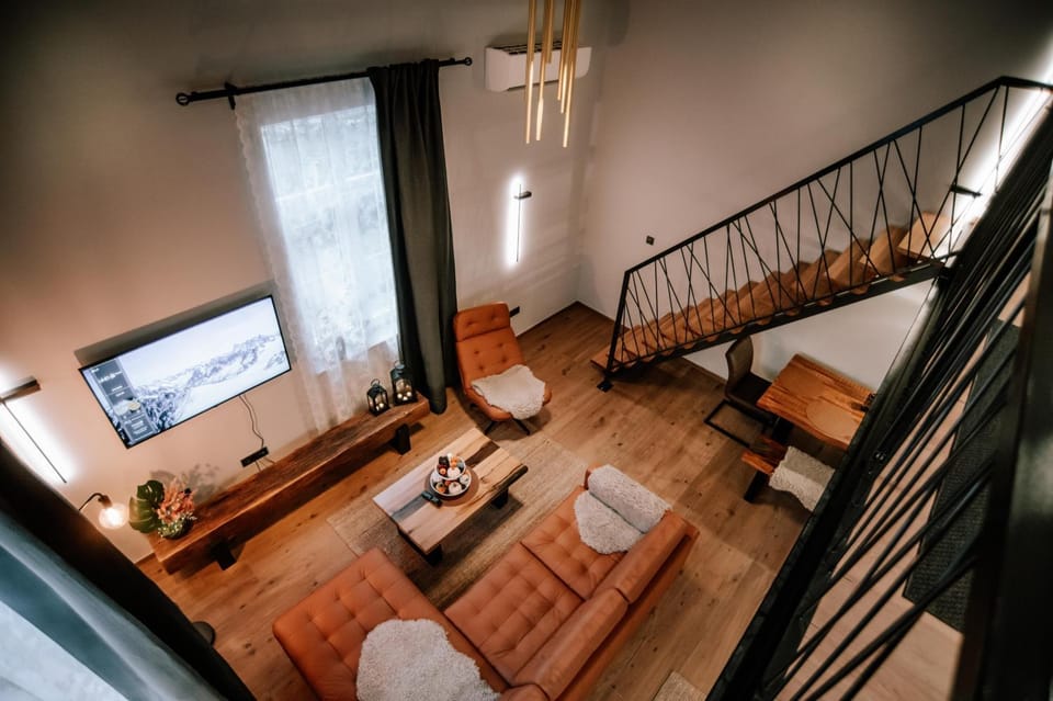 TV and multimedia, Seating area