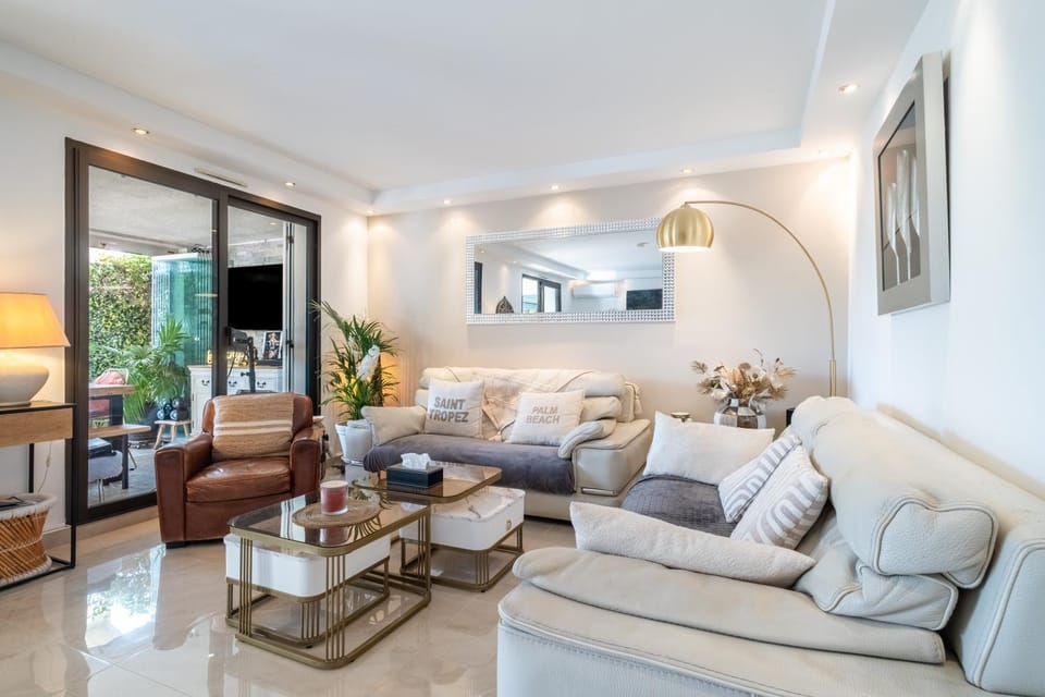 Property building, Living room