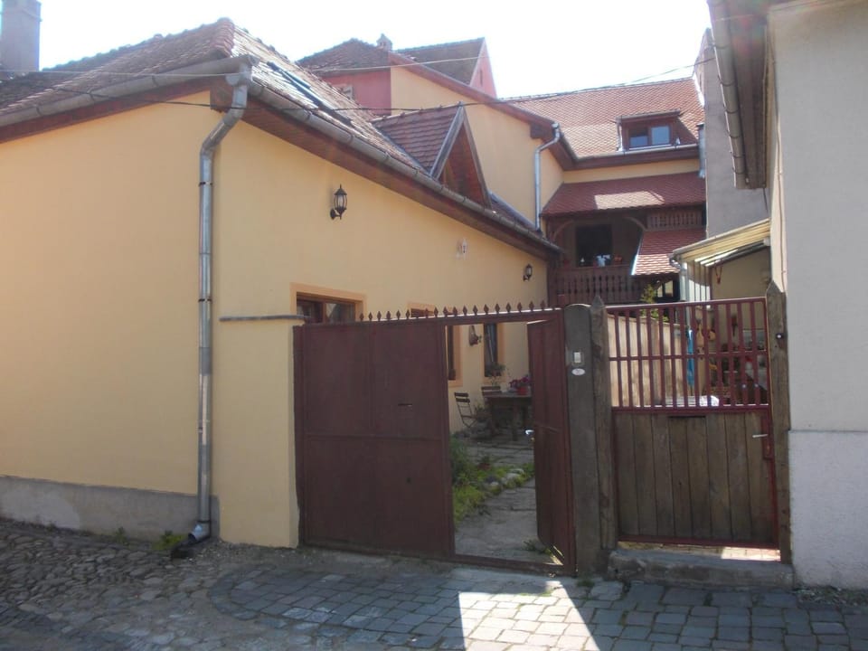 Property building, Day