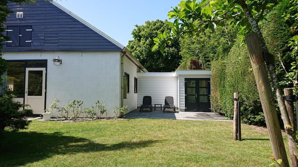Property building, Day, Garden, Garden view