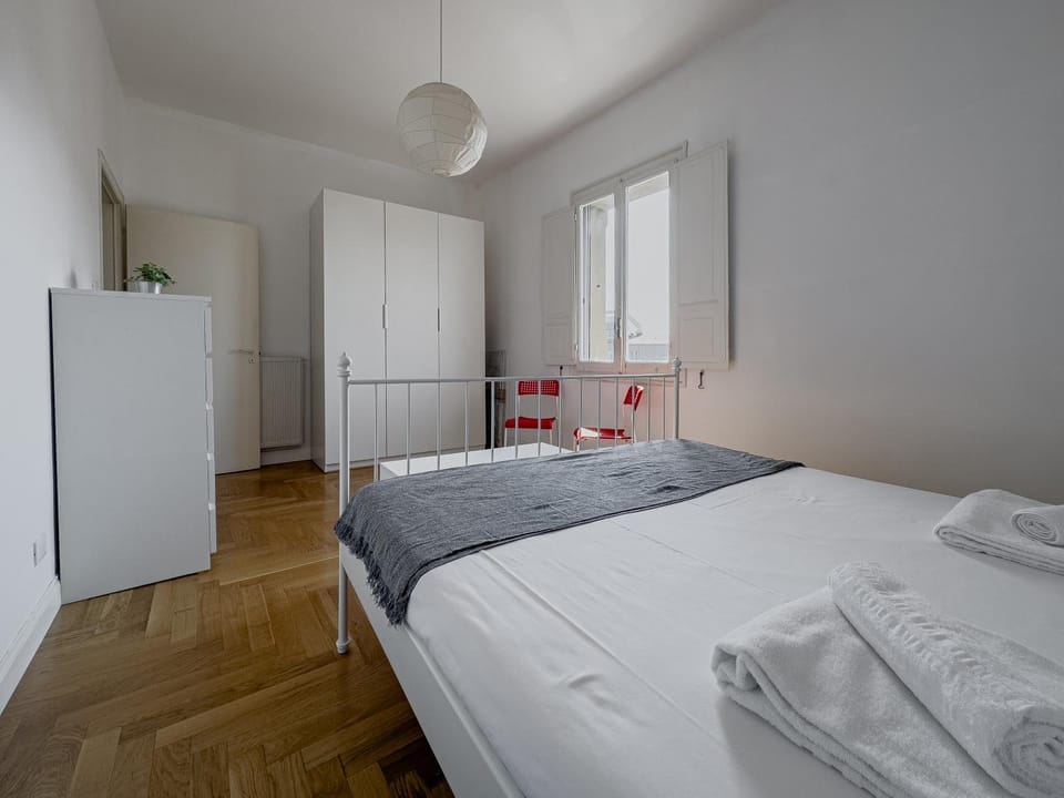 Bed, Photo of the whole room, Bedroom, wardrobe
