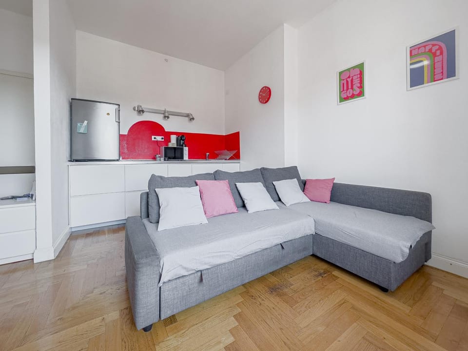 Kitchen or kitchenette, Living room, minibar
