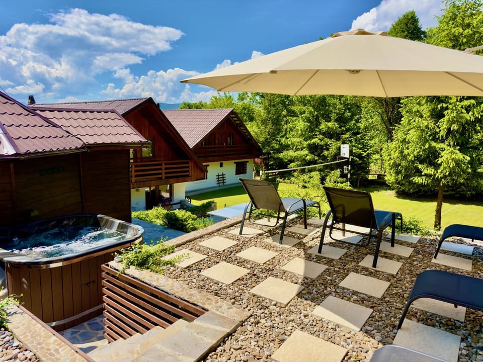 Hot Tub, sunbed