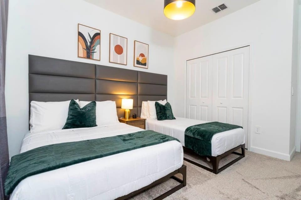 Super Luxury Modern Home, Prime Location House in Kissimmee