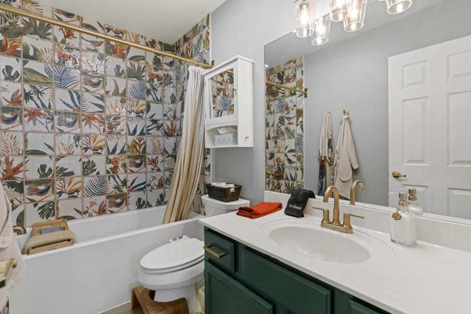 Stylish Home with in Home Gym AC Fully Fenced Yard House in Flagstaff