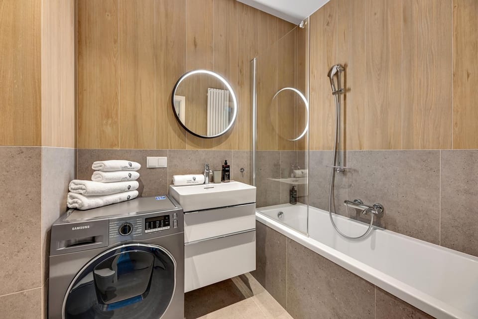 Shower, Bathroom, Bath, towels, washing machine