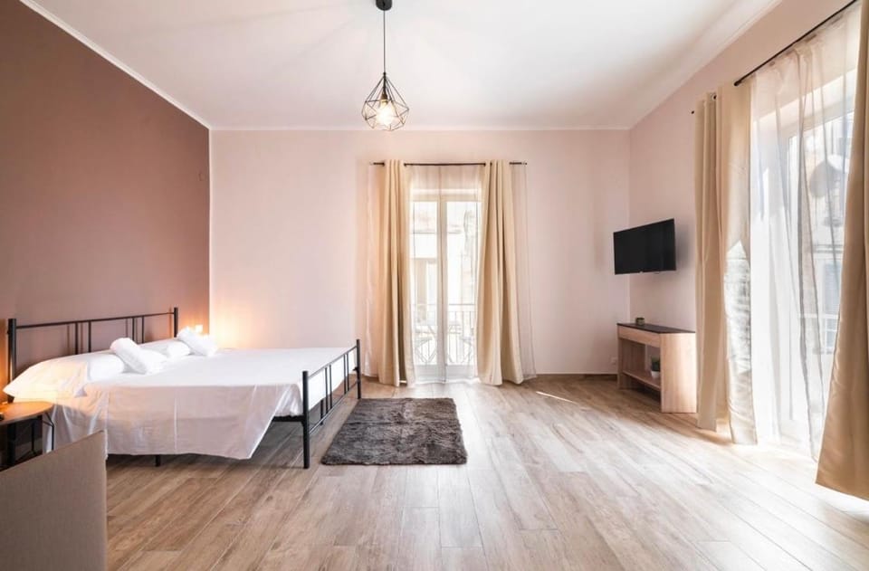 Communal lounge/ TV room, Bed, TV and multimedia, Photo of the whole room, Bedroom, hair dresser, towels