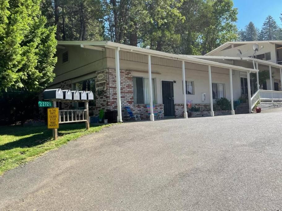 Fairway Apartments Unit 1 Apartment in Twain Harte